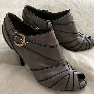 Louis Vuitton heels 37.5